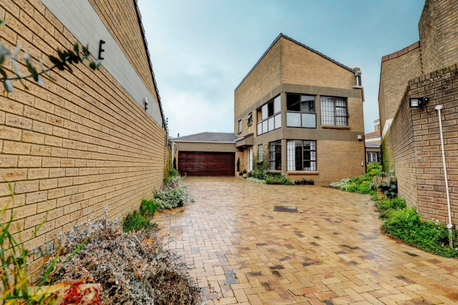 4 Bedroom Property for Sale in Welgemoed Western Cape